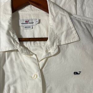 Vineyard Vines White Button-Down Shirt with Navy Whale Logo